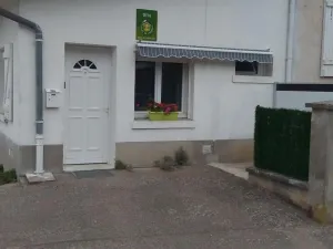 Image of Charmant Gîte Moderne avec Terrasse, Proche Épinal & Nancy, Idéal pour Motards & Randonnées - FR-1-589-262