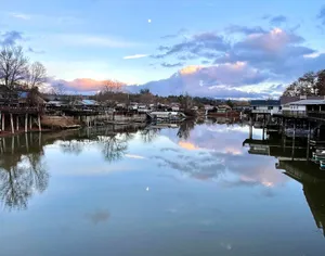 Image of Fishing bungalow on the water w/private dock