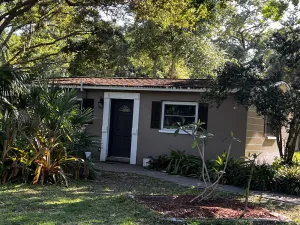 Image of Cozy quite cottage nestled in Safety Harbor