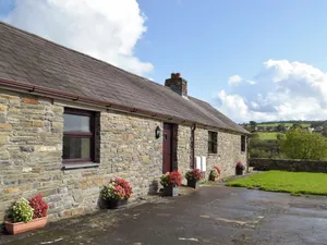 Image of 3 bedroom accommodation in Pontyates, near Kidwelly
