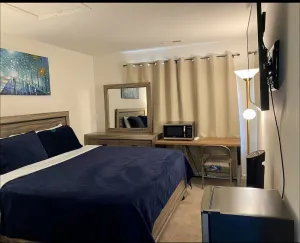 Image of Van Gogh Guest Rm#6 • Van Gogh 6- Private BSMT Rm in single family home