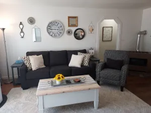 Image of Hometown FAVE - Spacious 2-BDRM Cottage Near Downtown Albany & Close to OSU