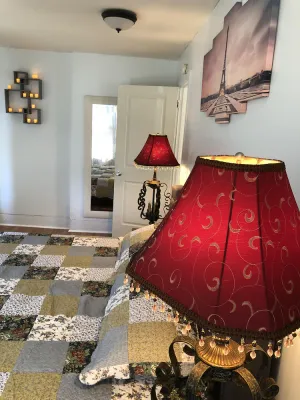 Image of Cozy French Pied a terre - King bed, washer\/dryer
