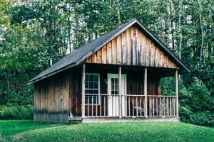 Image of 600 Sq. ft Cabin with King Size Bed - Quiet Location, Close to Skiing