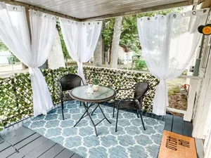 Image of Cozy 2BR Bungalow in the Heart of the Historic District Convenient to Downtown