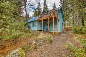 Image of Charming Dog-Friendly Cabin Close to the Ski Slopes and Town with Free WiFi