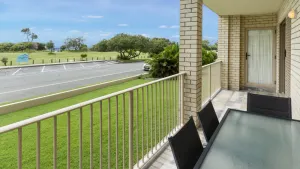 Image of BRIBIE HORIZONS, TOP NOTCH