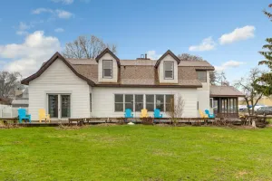 Image of White House, Amazing Cottage, Lake Front, That Sleeps 34!