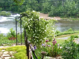 Image of Private French Manior overlooking the Spring River