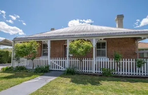 Image of Secret Cottage Charming & Cosy Home Sleeps 8