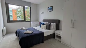 Image of Modern 1 Bed Apt Bracknell- with parking