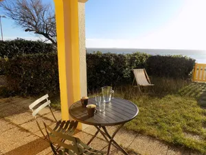 Image of Saint Palais sur Mer - APPARTEMENT FACE MER sur la corniche de NAUZAN