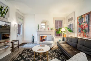 Image of Updated Historical apartment close to a park and two blocks from the best dining