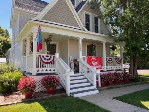 Image of Great for Families - Northern Mitten Suites #3