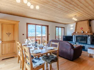 Image of Appartement duplex rénové avec cheminée, terrasse et parking - 4 chambres - FR-1-754-19