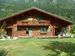 Image of 8 people - 6 bedrooms - 250m2 + 3.000m2 garden - 8 mins from skiing - Montblanc view
