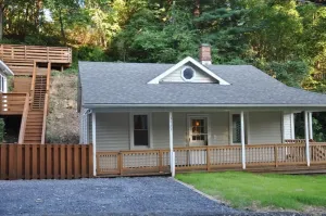 Image of Rustic Cottage near the Potomac River
