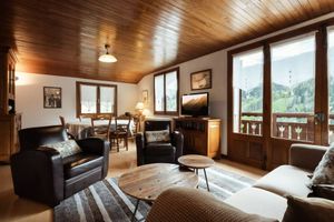 Image of Appartement 3 chambres, lumineux, proche des pistes, wifi, parking inclus - FR-1-304-150