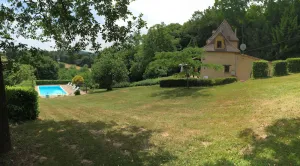 Image of Périgord house with swimming pool in a real haven of peace of 1 hectare 4*.