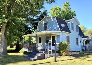 Image of 🌟NEW🌟 Charming Cottage Walk to Downtown- Fenced Yard