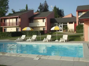 Image of Air-conditioned T2 ground floor in 3-star residence with heated pool
