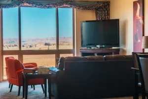 Image of 🏜Desert Frontier🏜 near Page w\/ Garage & WFH Setup