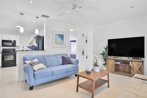 Image of Snowbird-Friendly Home with Central AC, WiFi, Washer\/Dryer & Patio