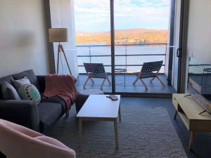 Image of New to VRBO: Lake view city apartment with free parking!