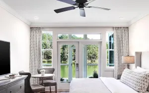 Image of Luxurious Lakefront Suite w\/ Screened Porch & Complimentary WiFi