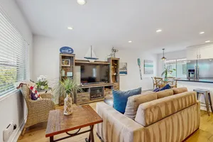Image of Remodeled condo with patio, near beach & Casa Romantica Cultural Center