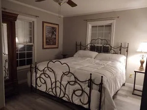 Image of 3 Bedroom House Near Buffet Beach
