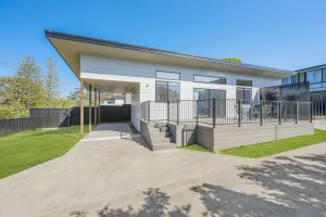 Image of Freshly renovated 2 bedroom cottage, close to Port's CBD
