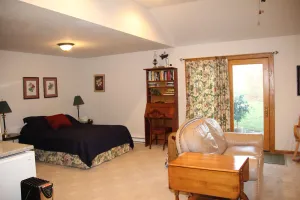 Image of Beautiful Garden Apartment Easy Access to Akron, Cleveland, and Amish Country
