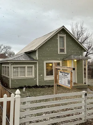 Image of Quaint Mesa Cottage in Town