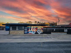 Image of Downtown Tahlequah! Amazing Patio, Walkable to Restaurants\/Bars, Wi-Fi +