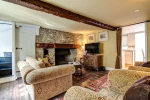 Image of Browns Lane Woodstock Holiday Cottage 2 Bedroom & Sleeps 4