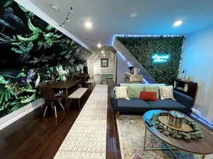 Image of Duplex apt - Dining - 80in Projector - Pool Table
