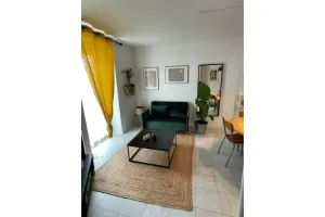Image of Small n'est in the heart of the city!