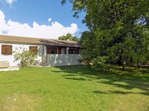 Image of Stunning private villa for 8 people with private pool, WIFI, TV, patio and parking
