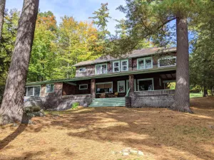 Image of Lake house w. private dock on Northern Lake George