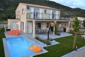 Image of Newly built holiday home for 8 people, private swimming pool in Castellane South France