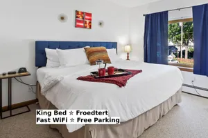Image of King Bed - Near Froedtert - FAST WiFi