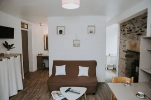 Image of Lola's gites in a quiet country setting at the heart of tourist attractions
