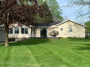 Image of Lake Front home near Sister Lakes area.  Pontoon rental available.