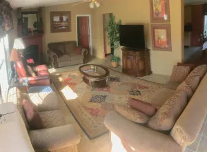 Image of Sleeps 6 in 4 Queen Beds, former farmland, near New Bern, home of Tryon Palace.