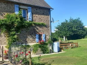 Image of Mortain-Bocage - 2-Bed Wisteria Cottage - Sleeps 4