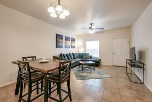 Image of AA2  10% OFF 2BR Apt Fast WiFi  4-mins to Medical Center Pet-friendly