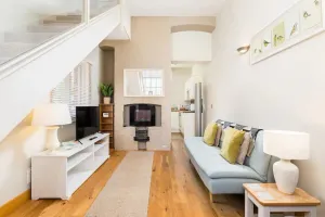Image of CV37 9HF The Tack Room Shottery · Charming 1Bed in Shottery with secure Parking Pass The Keys