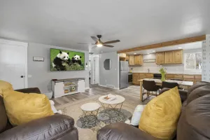 Image of Cozy, newly-remodeled, pet and kid friendly entire home!
