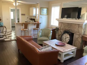 Image of Key West Style House, 3\/2, 3 Beds\n2\/1 1st fl.+\n1\/1 Loft Studio \n2 Blks,Dn.Town